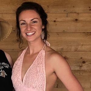 Meet your Posher, Rayna